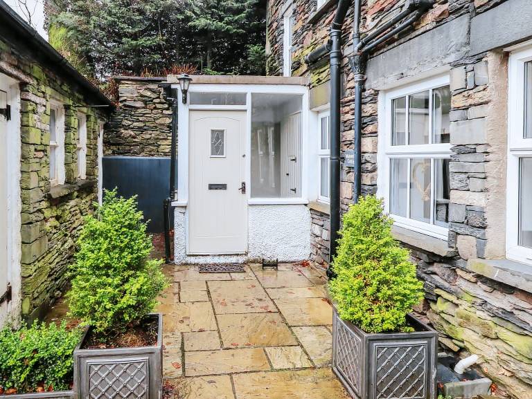 Family-oriented wonderful cottage with patio & yard | Dogs allowed in Ambleside