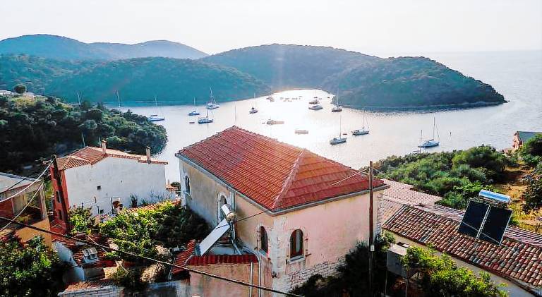 ΙΩ παραδοσιακη κατοικια στα Συβοτα — photo 5