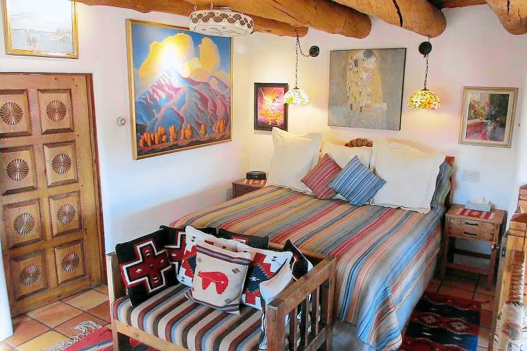 Bed and Breakfast in Taos from 99 HomeToGo