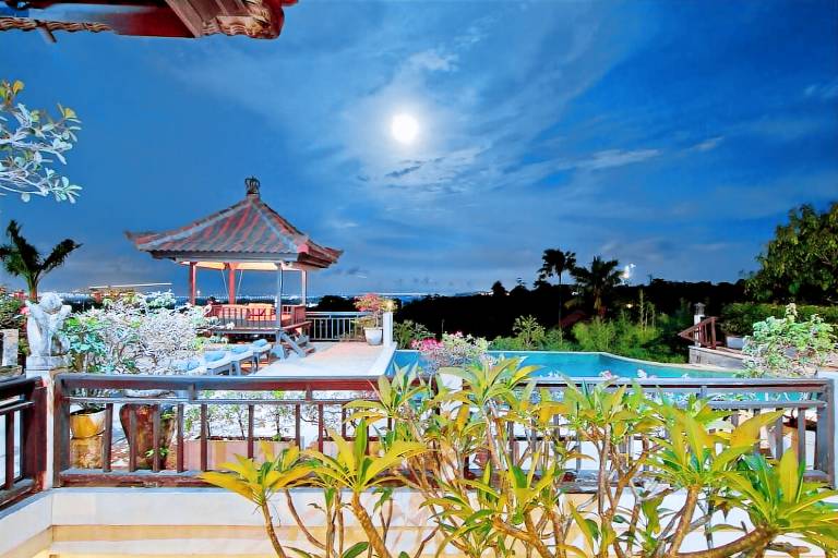 Villa with hot tub & pool | Perfect for remote work | Dogs allowed — photo 4