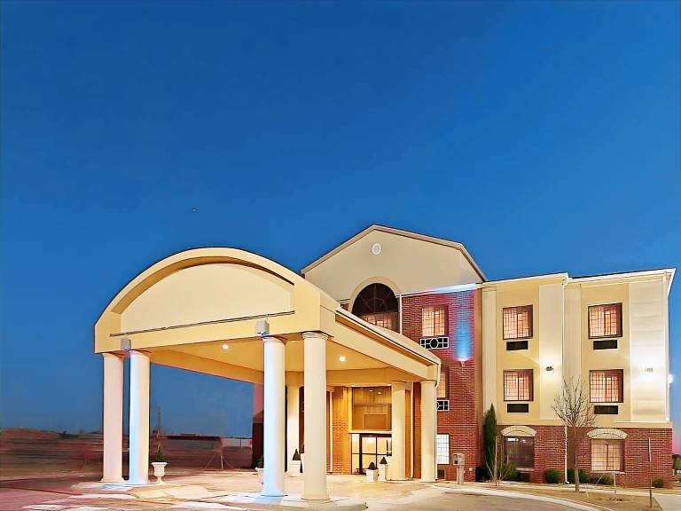 Holiday Inn Express & Suites Plainview by IHG in Plainview, TX
