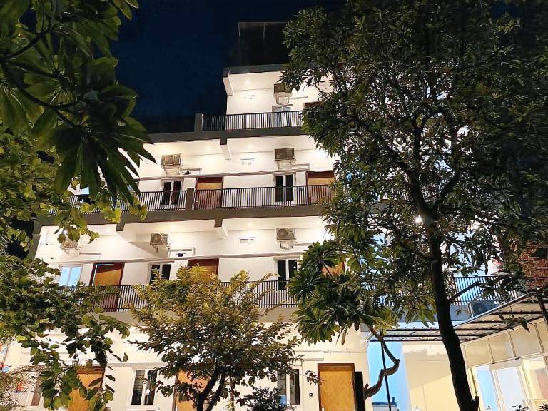 Flying Dutchman Hostel in Varanasi