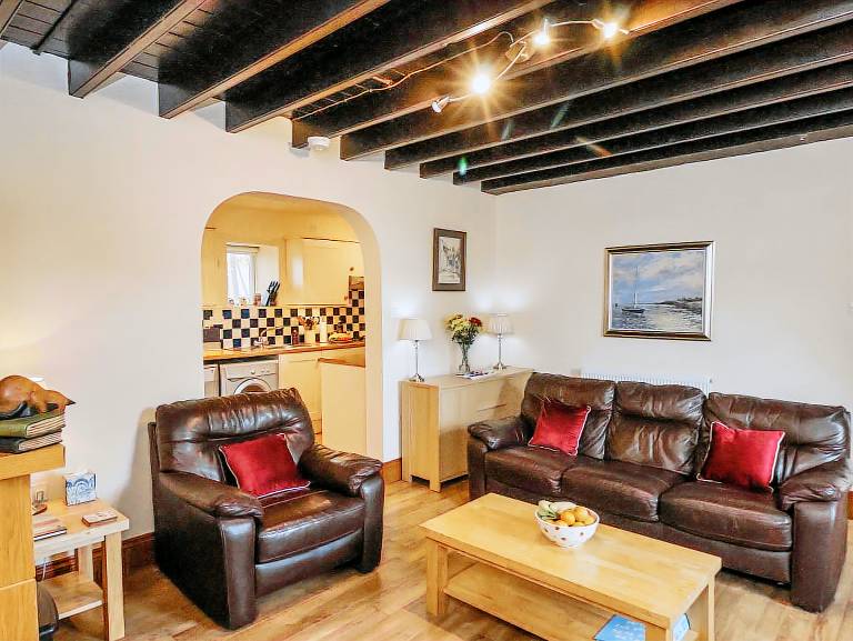Children-friendly beautiful cottage with yard | Beach view | Pets allowed — photo 3