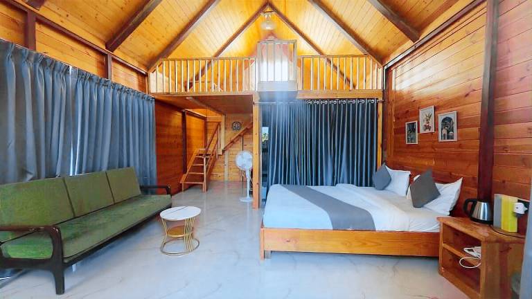 Vacation home with garden & pool in Anjuna