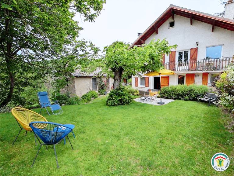 Gite with yard & patio | Pet-friendly — photo 2
