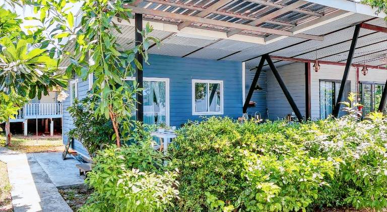 Family-oriented charming vacation home with garden, barbeque & pool | Close to the beach | Suitable for remote work | Pets are welcome — photo 5