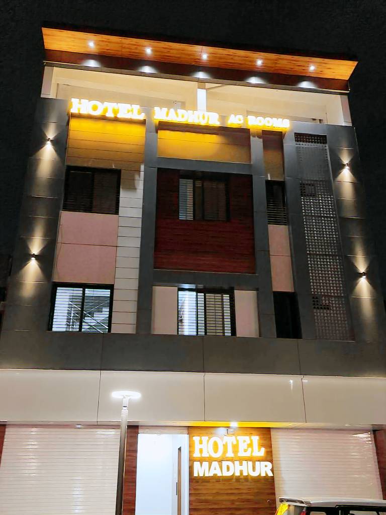 Hotel Madhur