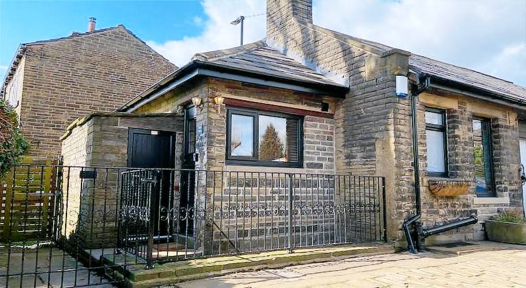 Apartment with 1 room for 2 persons in Brighouse