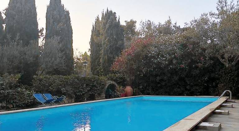 Apartment with garden, patio & heated pool — photo 4