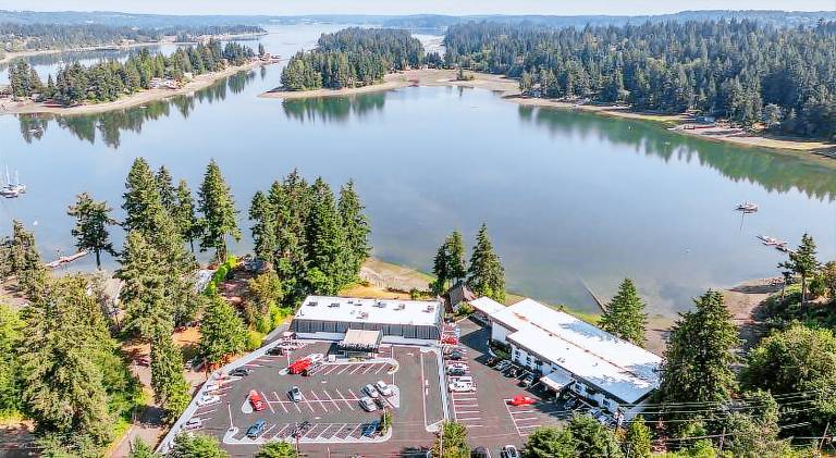 Oyster Bay Inn & Suites in Bremerton, WA
