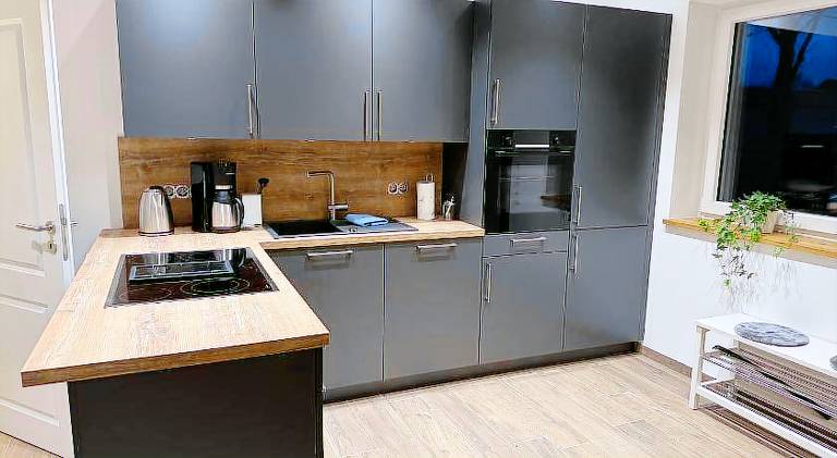 Pleasant apartment with yard & patio | Pets allowed — photo 4