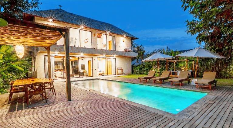 Villa with jacuzzi, patio & sauna in Pecatu