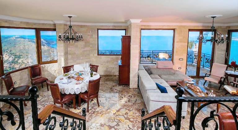 Family-oriented villa with hot tub, garden & patio | Good for workation | Pets allowed — photo 3