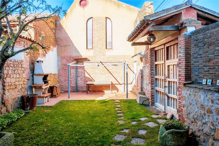 House with barbeque & garden | Garden view in Salamanca