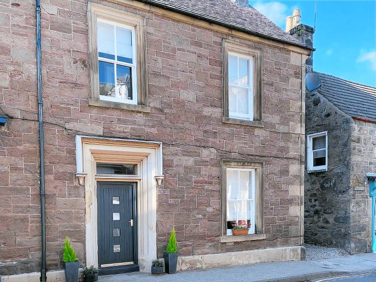 Cottage Comrie