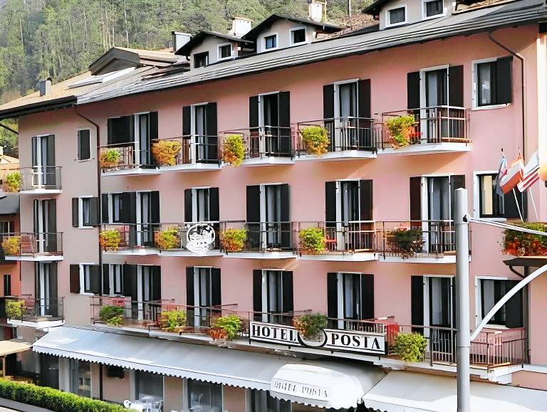 Hotel Posta in Comano Terme