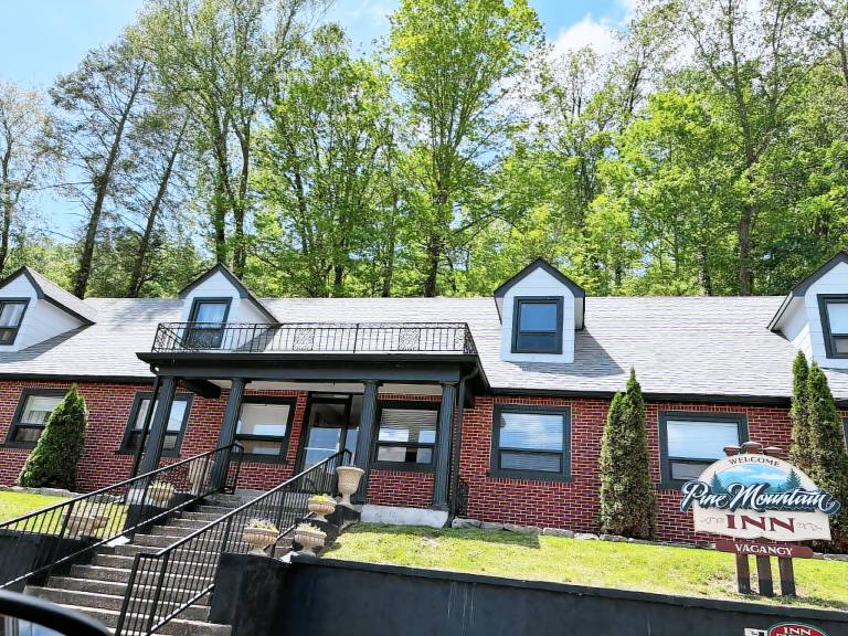 Pine Mountain Inn — photo 3