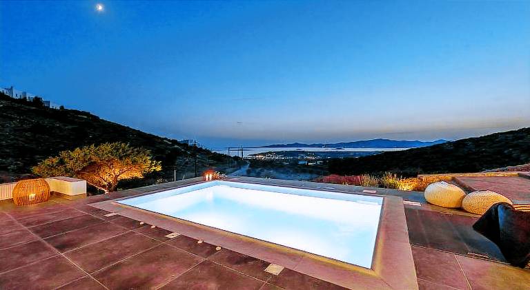Villa with hot tub & pool | Pets allowed in Paro
