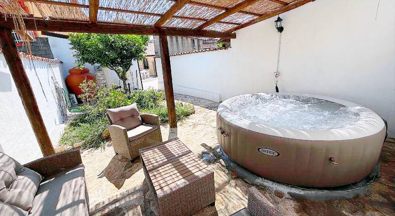 Way to the sea - Home with garden & hot tub in Cabras