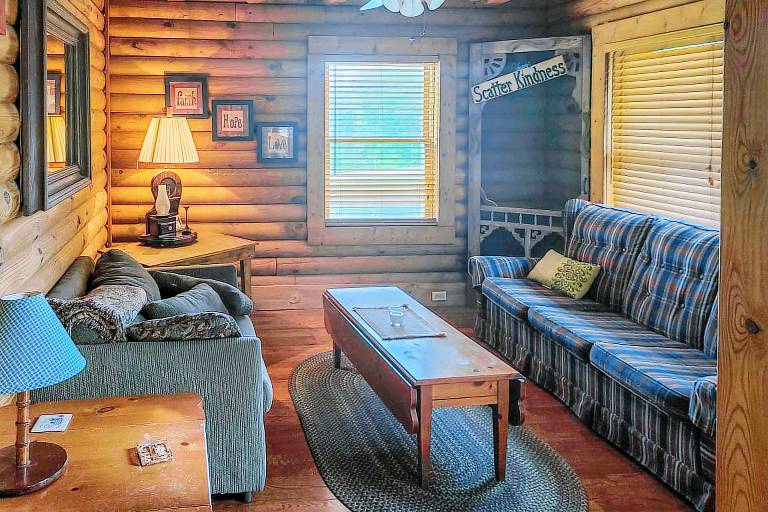 Underwood Home w/ 40 Acres: Fire Pit, Private Lake — photo 4