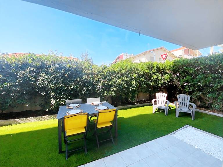 Rental apartment with garden in Dax