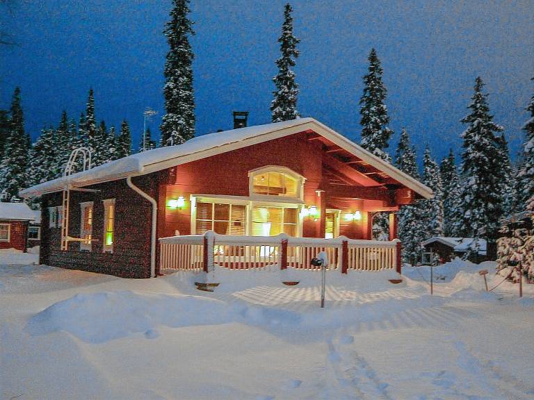 Charming vacation home with sauna | Pet-friendly — photo 3
