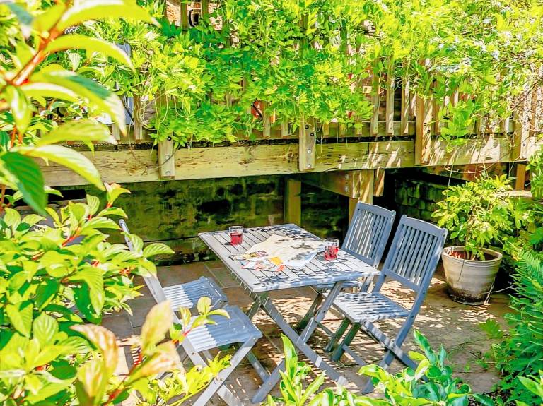 Cottage with garden | Water view — photo 3