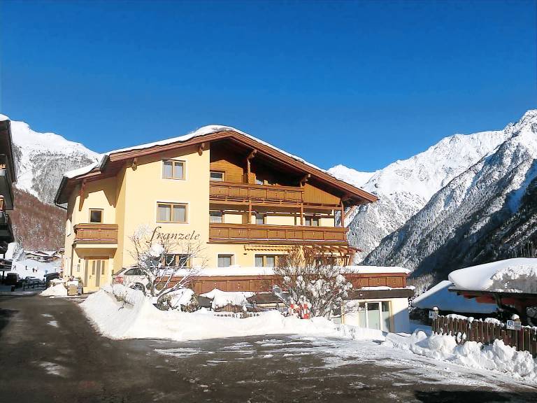 Ferienwohnung in Sölden für max. 4 Personen Ferienwohnung in Sölden für max. 4 Personen