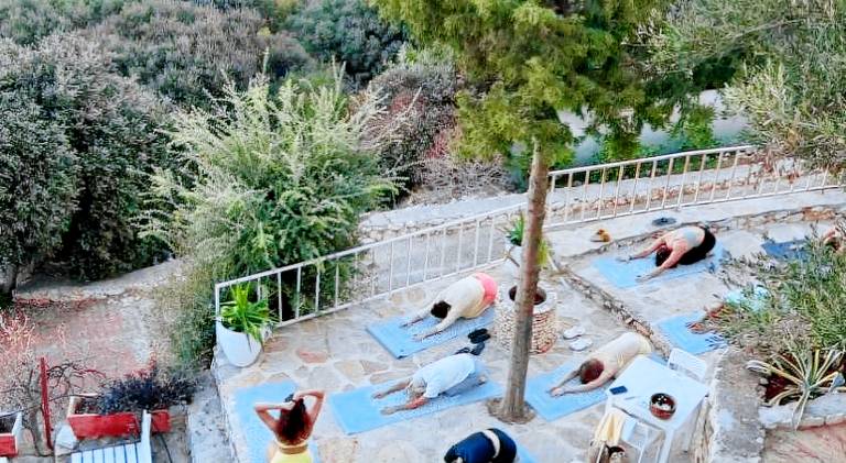Villa with jacuzzi, private pool & patio | Perfect for remote work | Pets are welcome — photo 4