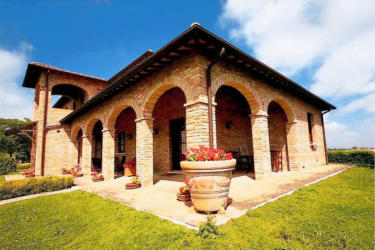 Apartment in an old farmhouse, perfect for a couple and located in Val d'Orcia a few km from Montepu — photo 4