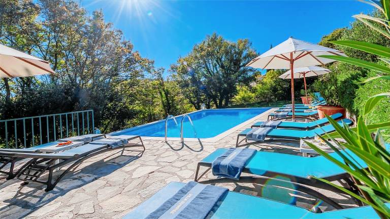 Fully equipped spacious villa with terrace, yard & private pool | Pets are welcome — photo 3