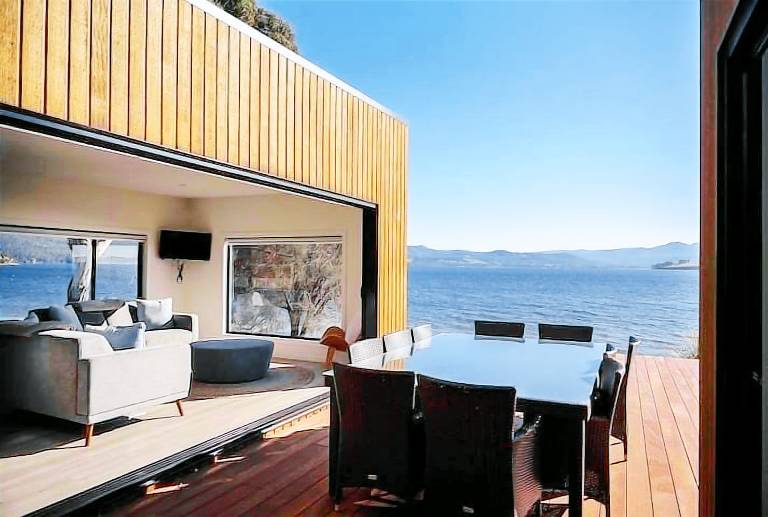 House  Dennes Point