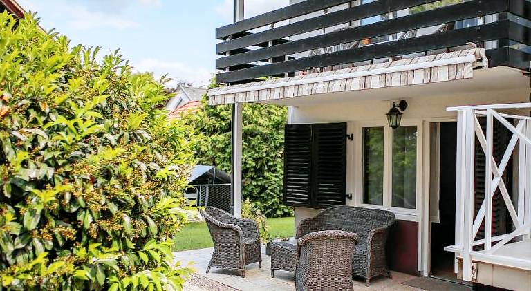 Holiday apartment with garden & patio — photo 4