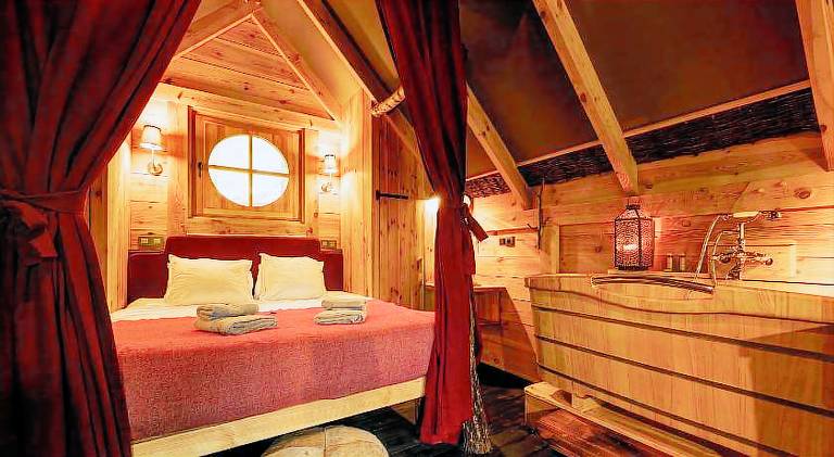 Les Cabanes de Rensiwez in Houffalize
