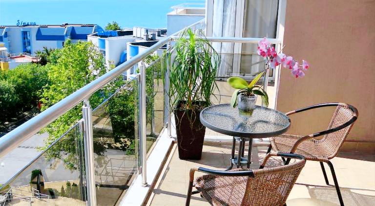 Nice serviced apartment with pool, terrace & yard | Next to the beach | Good for workation | Pet-friendly — photo 5