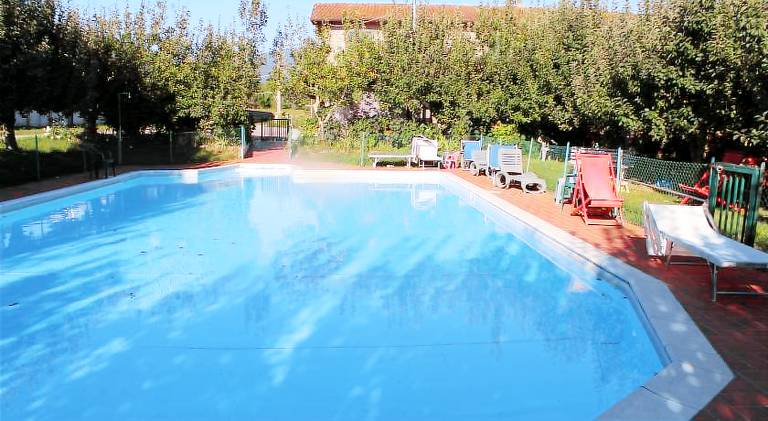 Farm with grill, pool & yard — photo 5