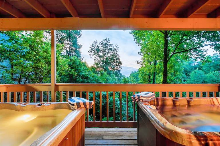 Family-oriented cabin with pool, terrace & barbeque | Mountain view | Dogs allowed — photo 3