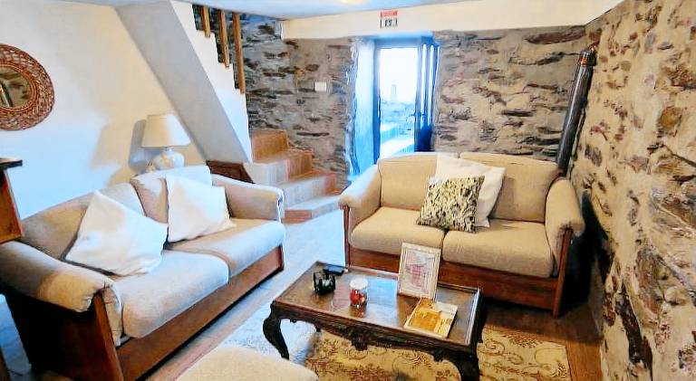 Vacation home with barbeque & patio — photo 2