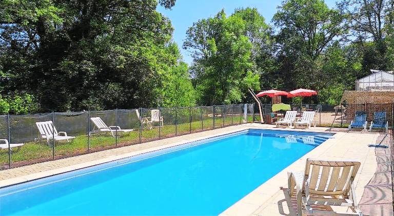 Wonderful tent with yard, patio & grill | Pets are welcome — photo 3