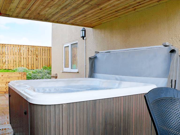 Child-friendly lovely cottage with grill, garden & jacuzzi | River view | Dogs allowed — photo 2