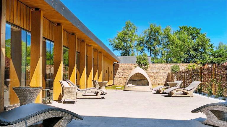 House with pool, sauna & hot tub — photo 4