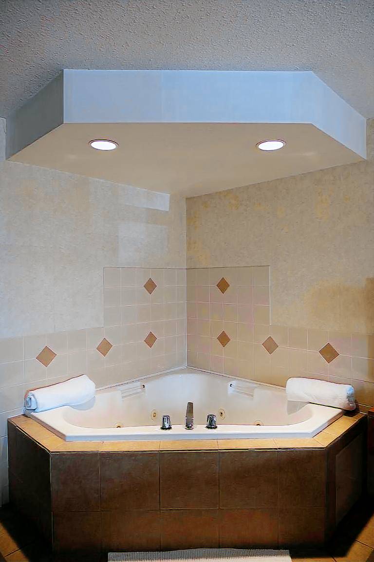 Rosslyn Inn and Suites — photo 5