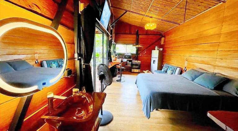Beautiful lodge with hot tub, garden & terrace | Perfect for remote work | Pet-friendly — photo 2