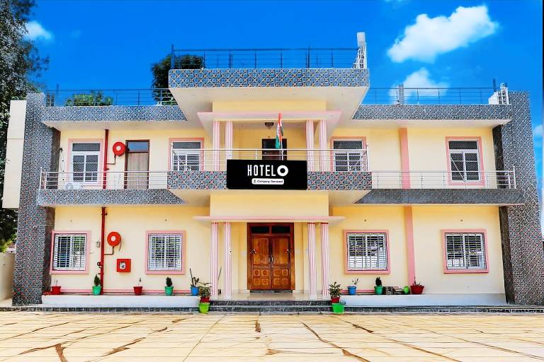 Hotel O IIT Varanasi Formerly Shree Gopal Upwan