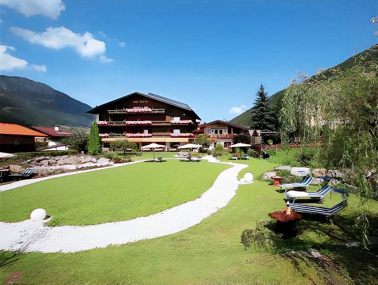 Familien- & Vitalhotel Auenhof in Fulpmes