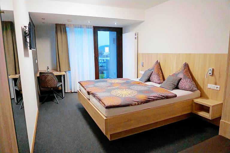 Doppelzimmer Dusche WC Balkon