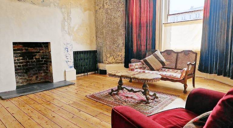 Rental apartment with hot tub & yard in Margate