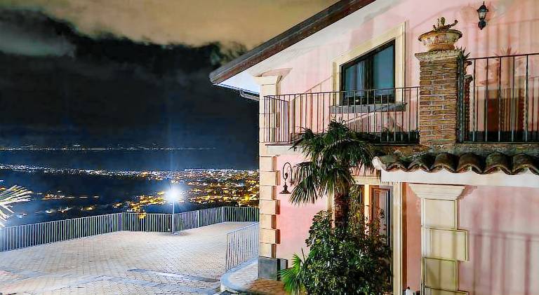 Villa with jacuzzi & pool | Pets are welcome — photo 3