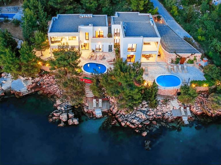 Fully equipped beautiful house with barbecue, private pool & yard | Pets allowed — photo 4