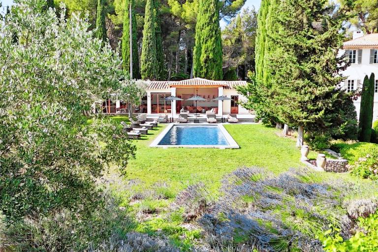 Ferienhaus in Ventabren, für max. 12 Personen Ferienhaus in Ventabren, für max. 12 Personen